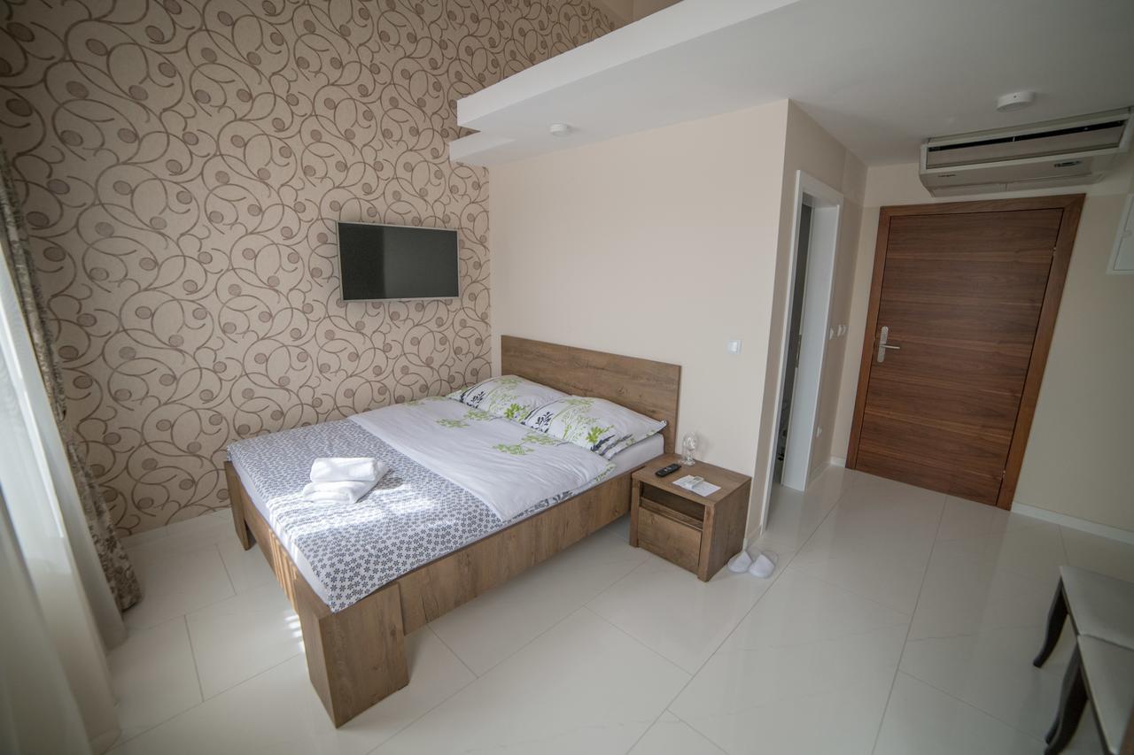 Hotel Urban Buzim Екстериор снимка