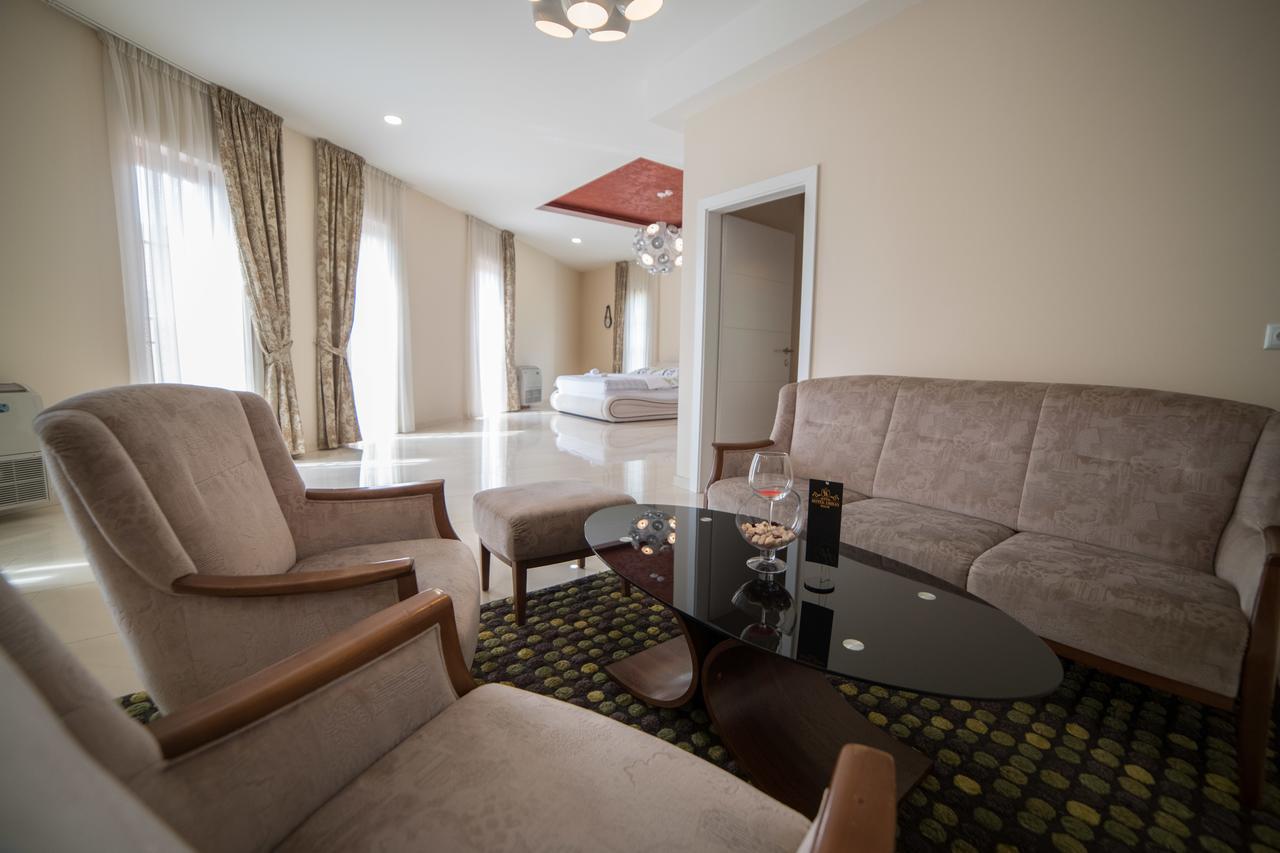 Hotel Urban Buzim Екстериор снимка