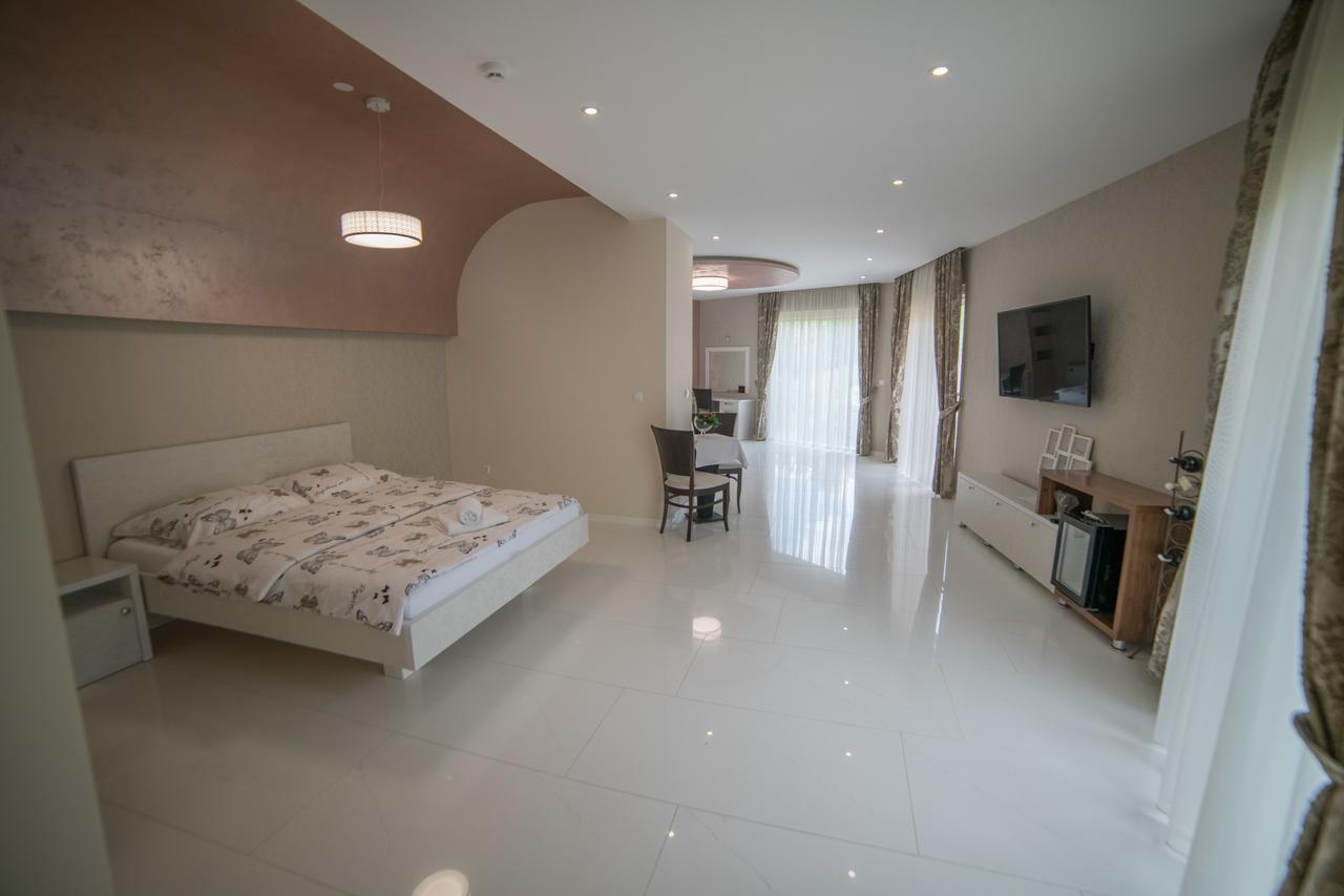Hotel Urban Buzim Екстериор снимка