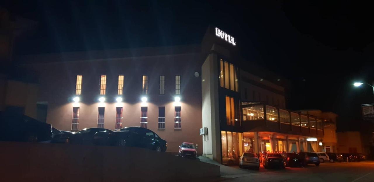 Hotel Urban Buzim Екстериор снимка